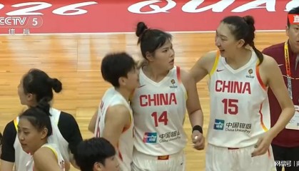 足球-个大有啥用？跑跳都不行，在场4打5+罚球3中0，再迷信她付出代价