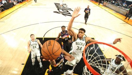 网球-火线归来送惊天大帽 雄鹿还需要字母哥做的更多