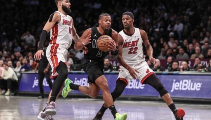 企鹅体育直播-16战13败自由落体！沃恩出昏招 篮网必须交易？