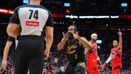 企鹅体育新闻站-塔图姆轰30+11+7仍无缘日最佳，抱歉，文班打破NBA尘封22年的纪录