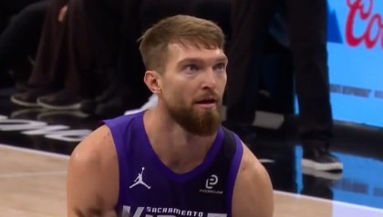 足球-伤病一点影响都没有！蒙克突破击地 小萨跟进起飞单臂暴扣！